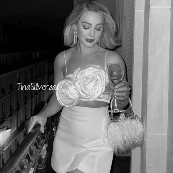 BLOGGER'S FAVE! Zara Floral Appliqué Crop Top White NWT - Picture 17 of 17